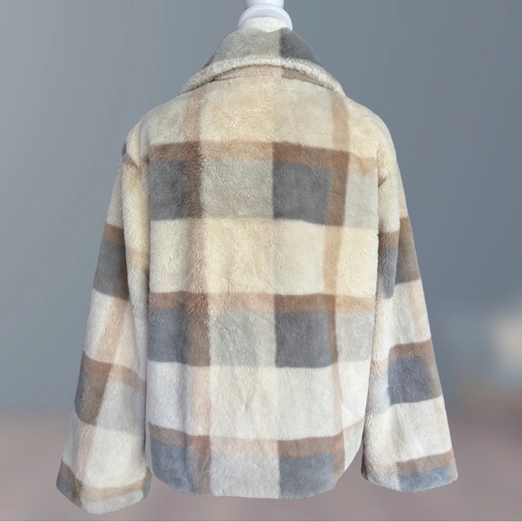 ACOA Winter's Tale Pocketed Plaid Faux Fur Jacket - Picture 10 of 13